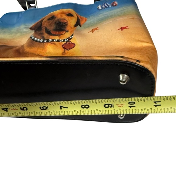 Chic Beach Scene Shoulder Bag with Dog Print - Picture 3 of 10